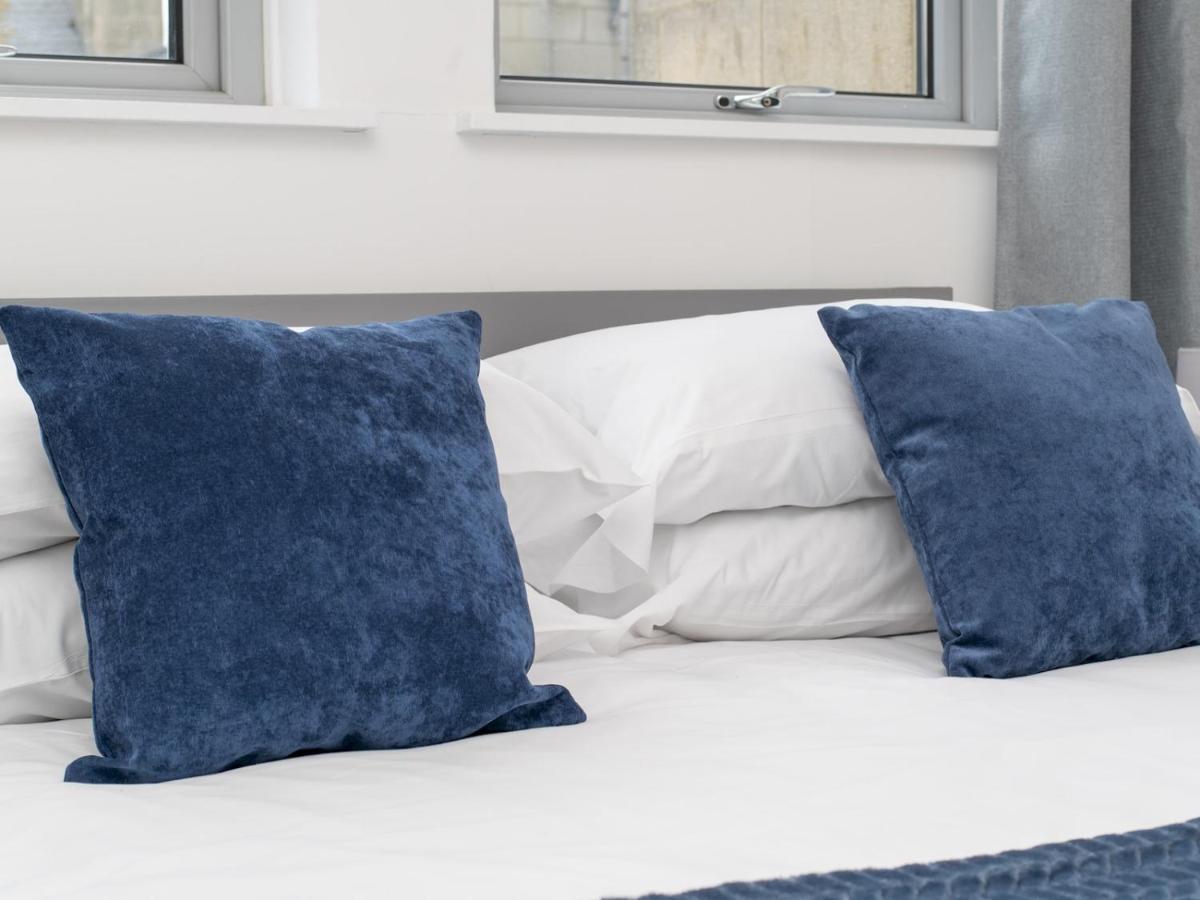 Pass The Keys Bright Modern One Bed Apartment - Bath City Centre Екстер'єр фото